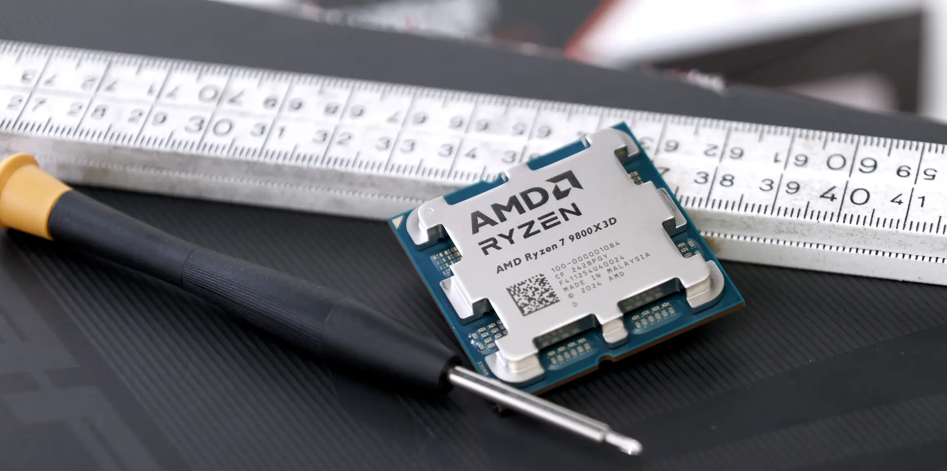 AMD aprieta a Intel en CPUs de sobremesa: ¡Sube al 36% en un año!